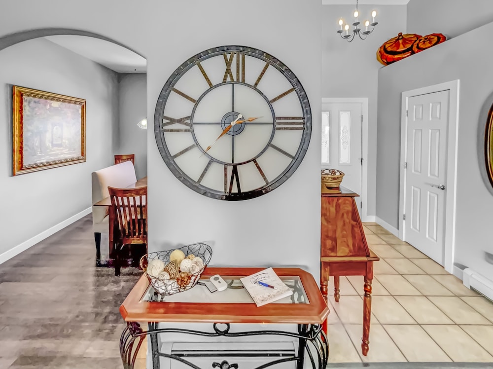 Paradise Hills Oasis 4 Bedroom Home
