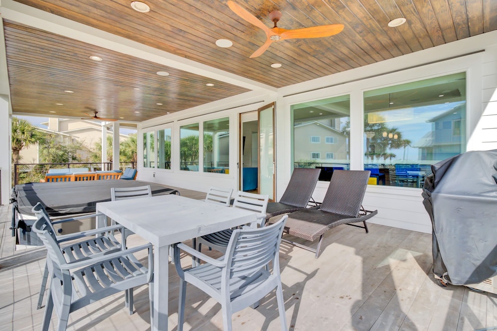 7 Beachwood East by Avantstay Steps to the Beach Ocean Views Hot Tub 7bdr