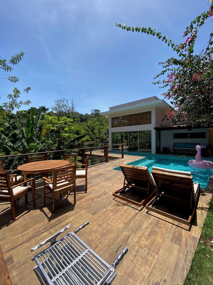 Casa c/ Piscina Privativa, 3 Suítes Sala integrada