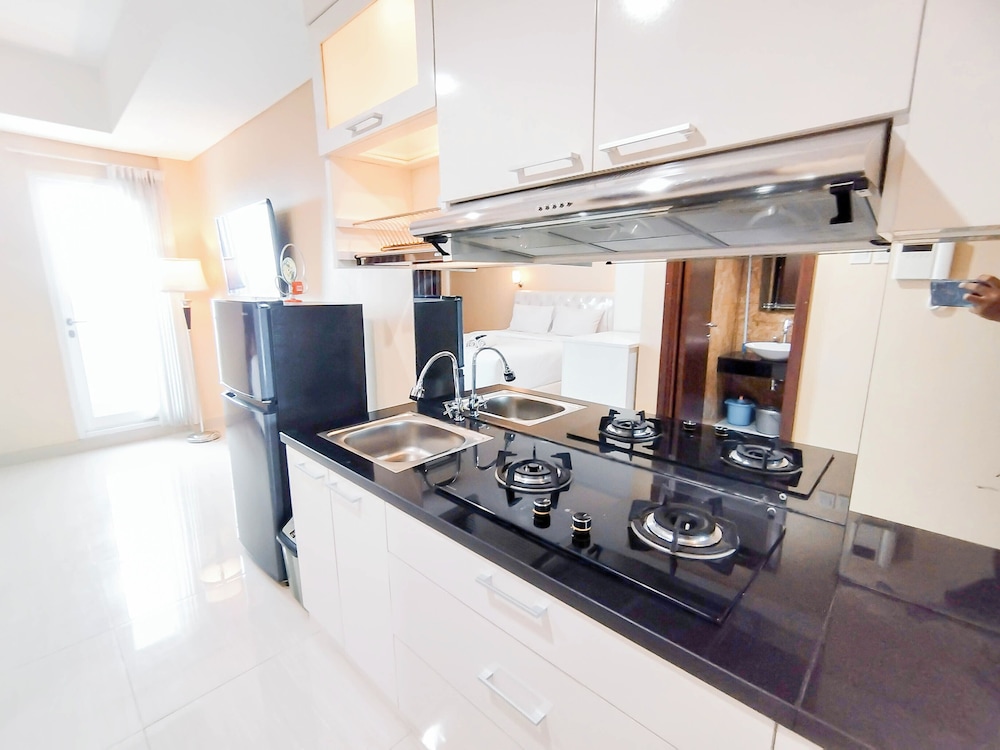 Stunning Studio with Strategic Location at Grand Sungkono Lagoon Apartment