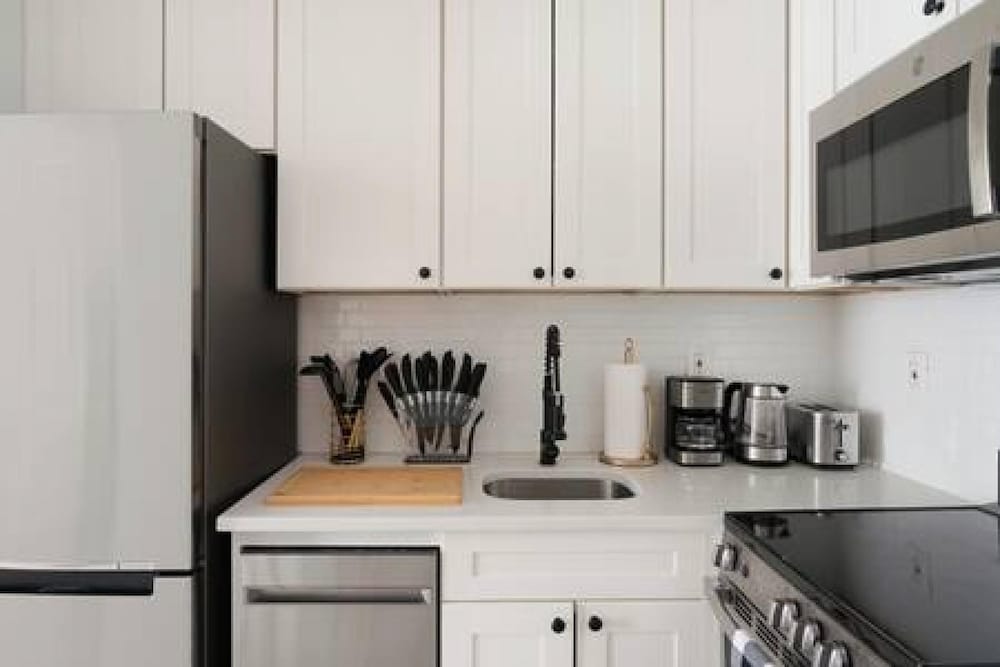 New Modern Studio UES W D