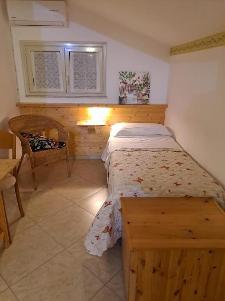 BB CAMERE POLICLINICO