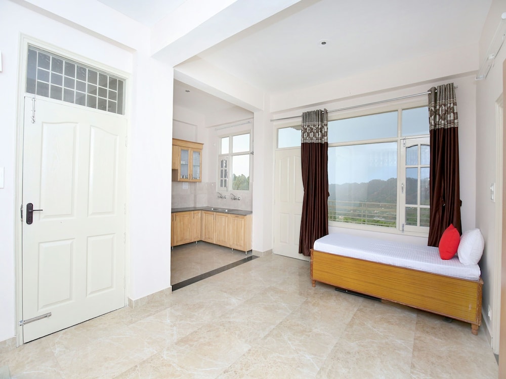 OYO 13433 Home Kasauli View 2BHK Dharampur