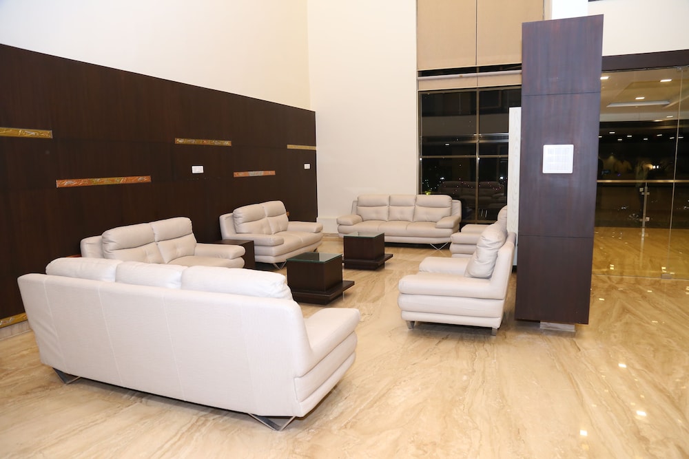 Lobby & Reception