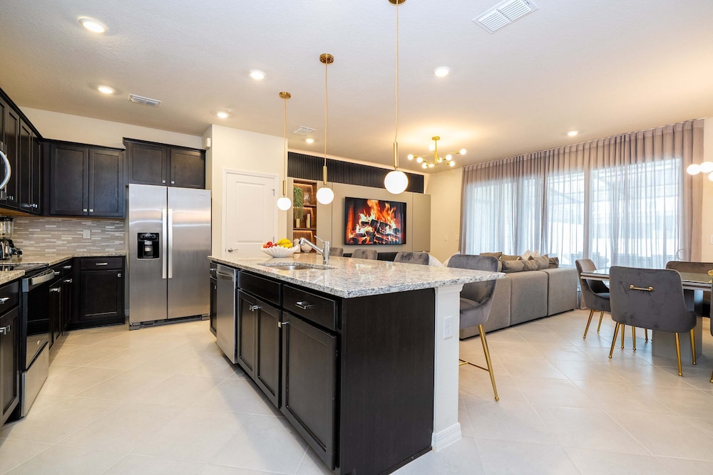 Upstay Family Fun 5BR Retreat w Pool Games Room