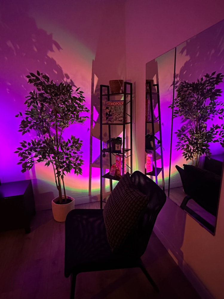 The Retro Suite With Wii Games and Entertainment