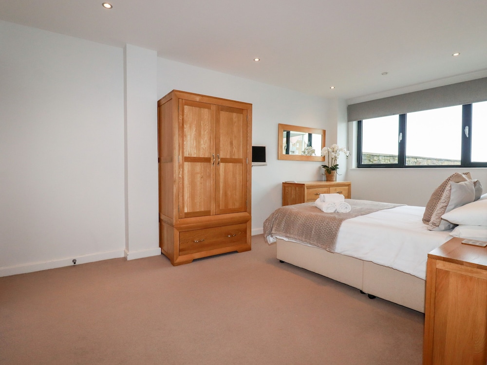 Fistral Pearl