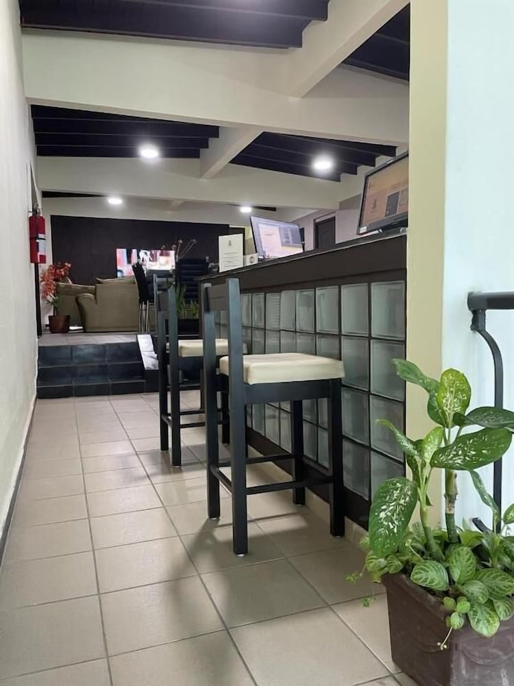 HOSTAL EL PRADO