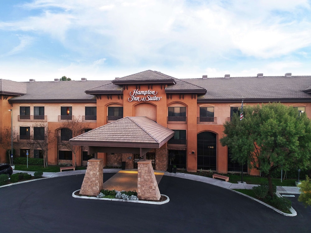 Hotel Hampton Inn & Suites Temecula - Image 1
