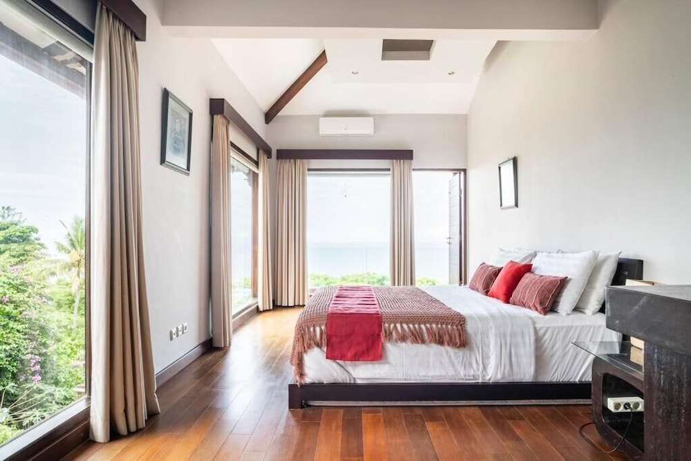 Aomi Villa