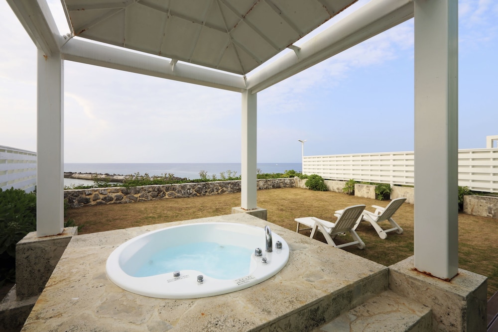 Pricia Resort Yoron 14