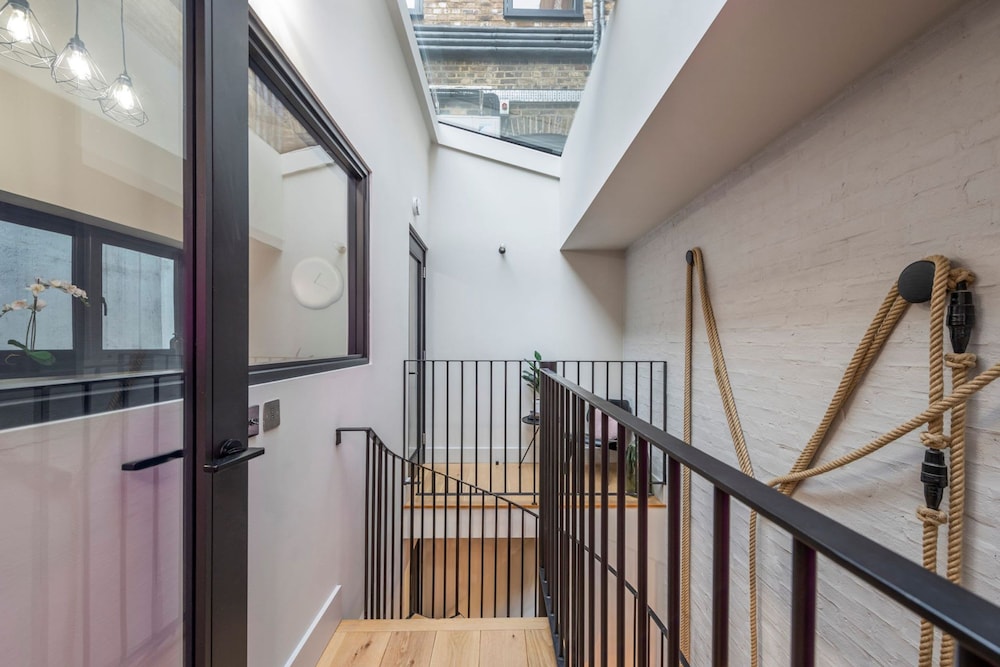 The Insta Playhouse - Covent Garden - by Frankie Says