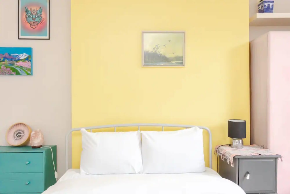 Cheerful 1 Bedroom Apartment in Vibrant Maida Vale