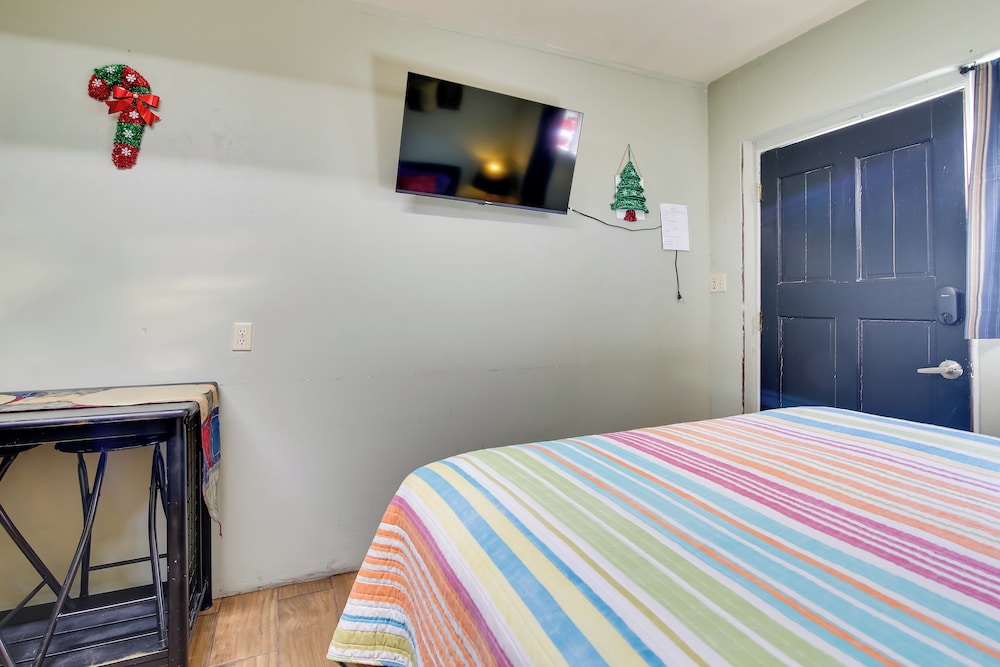Remote Workers Welcome: Studio in Santa Rosa!