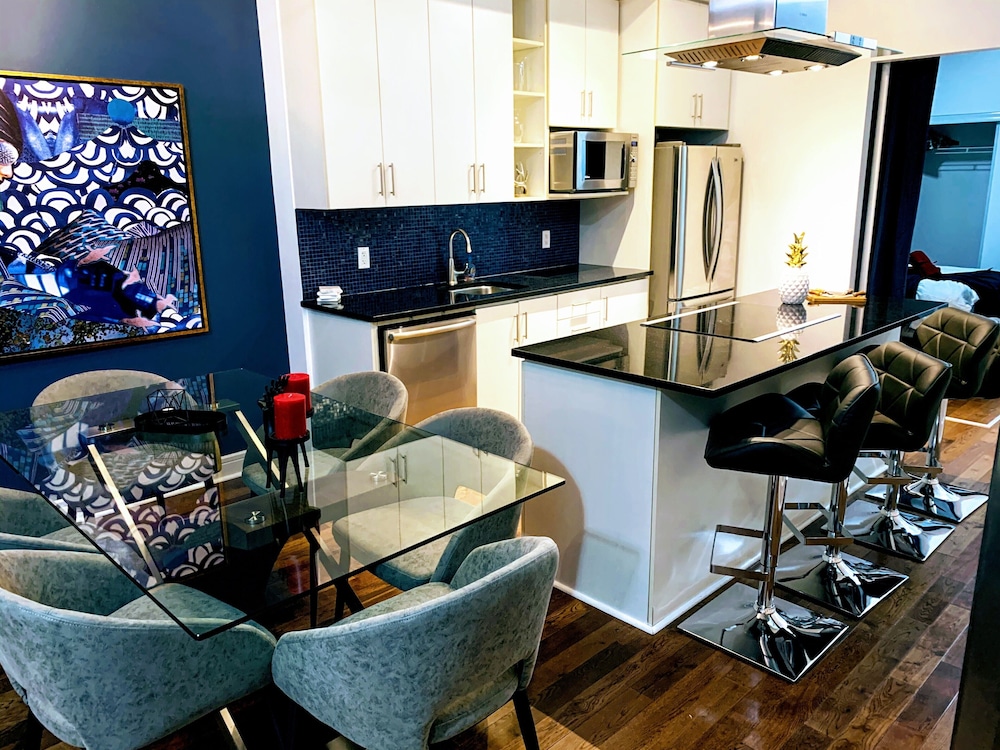 Designer Luxury 3 Bedroom Townhouse - Image 1