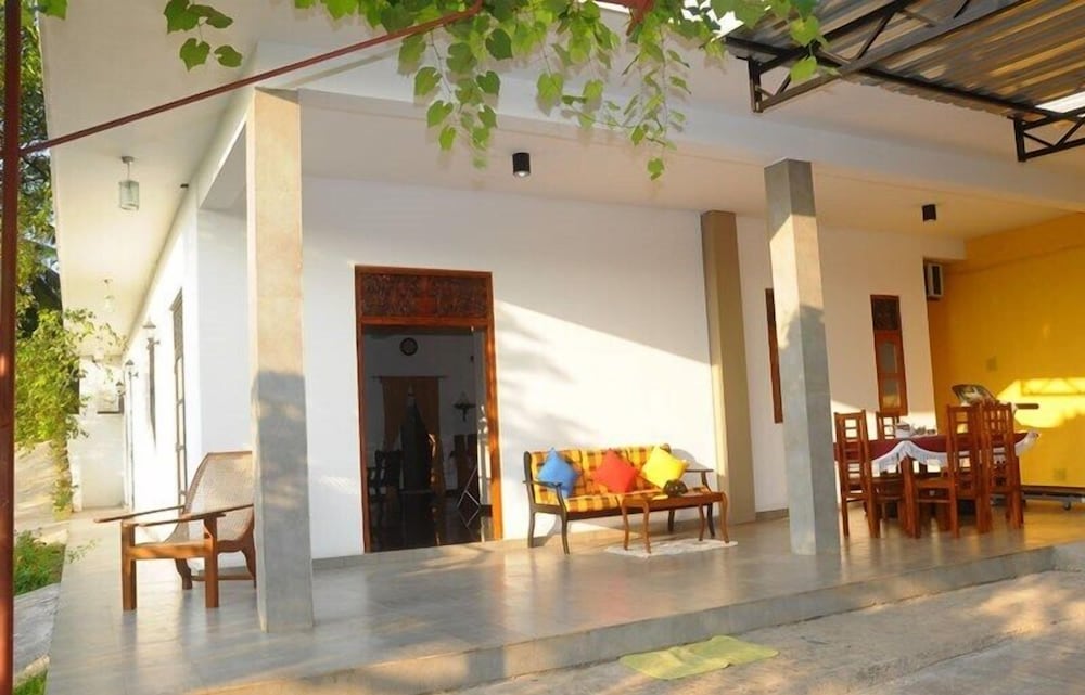 Colombo Village