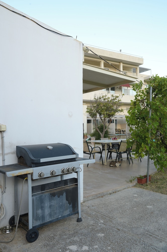 Antonis Apts - Physio Fitness Retreats