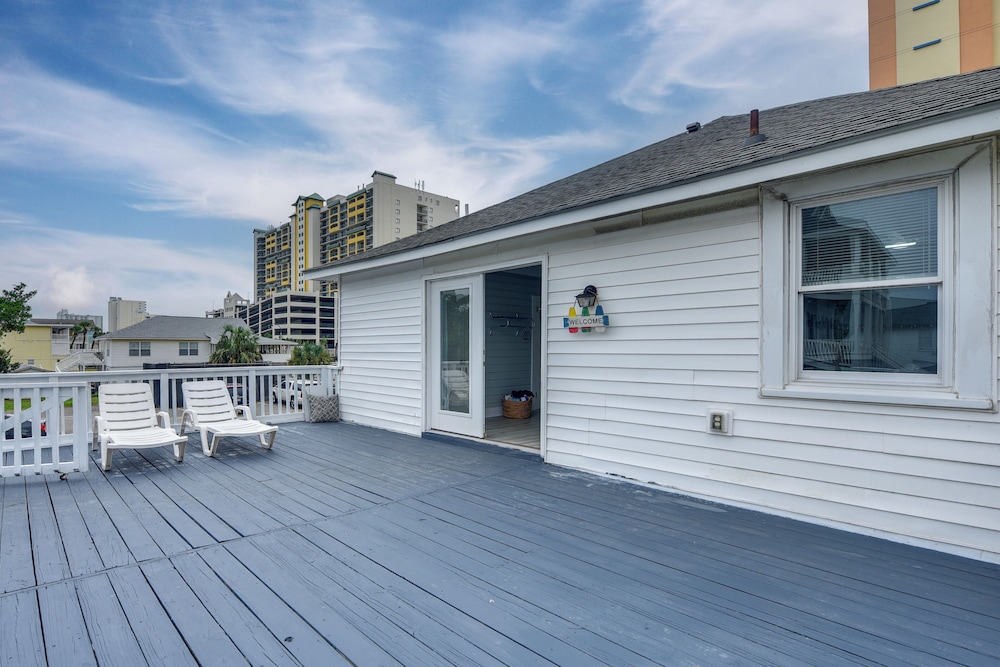 Walk to Shore: Home w/ Deck in North Myrtle Beach