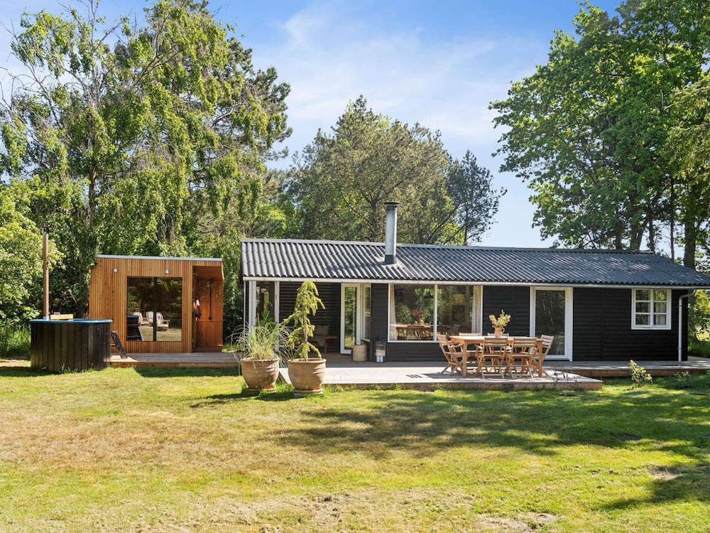 5 Star Holiday Home in Rodby
