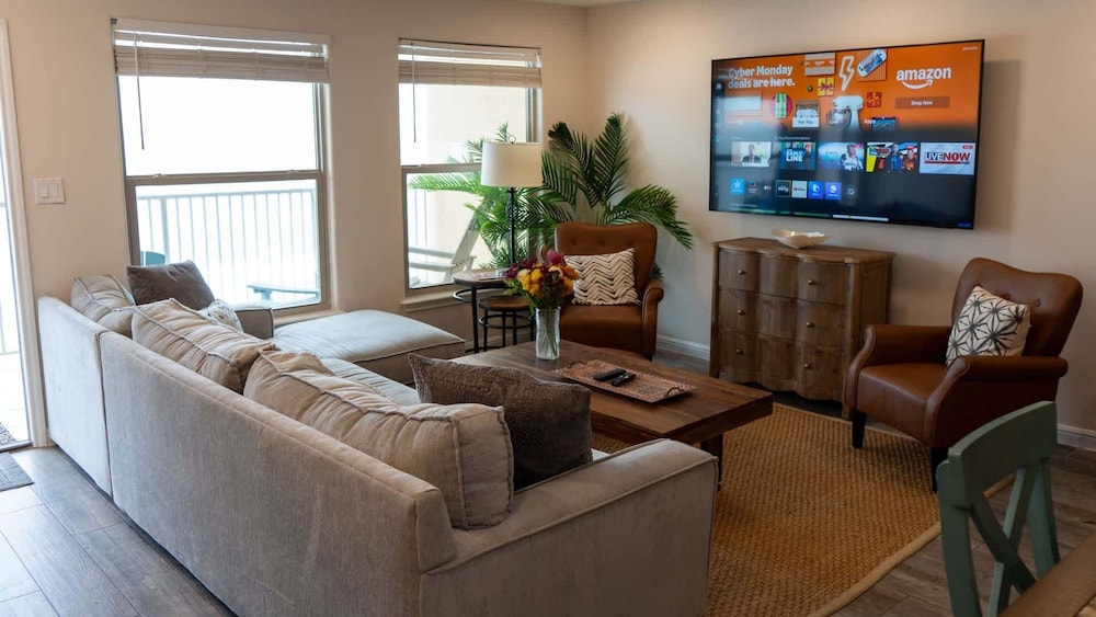Penthouse Beachfront Views Renovated 4 Bedroom Condo