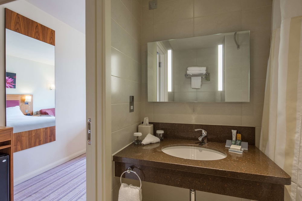 Luton Vacations - Hilton Garden Inn Luton North, United Kingdom - Property Image 42