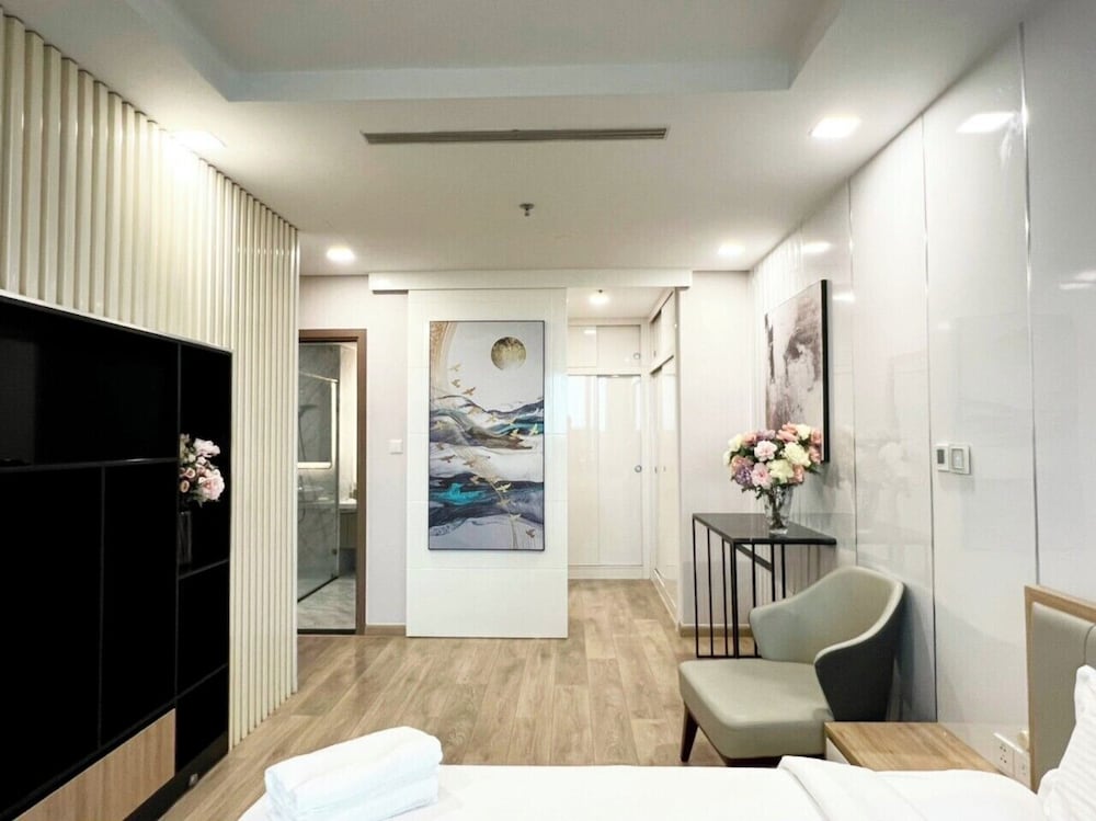 Somi Luxstay Landmark 81