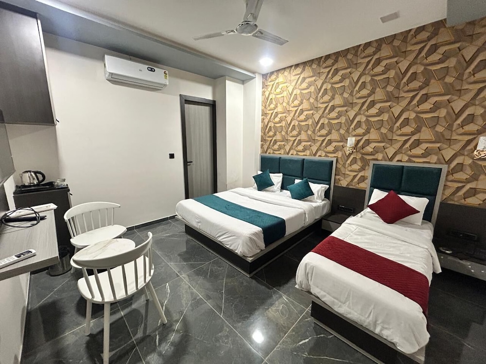 HOTEL SAWARIYA