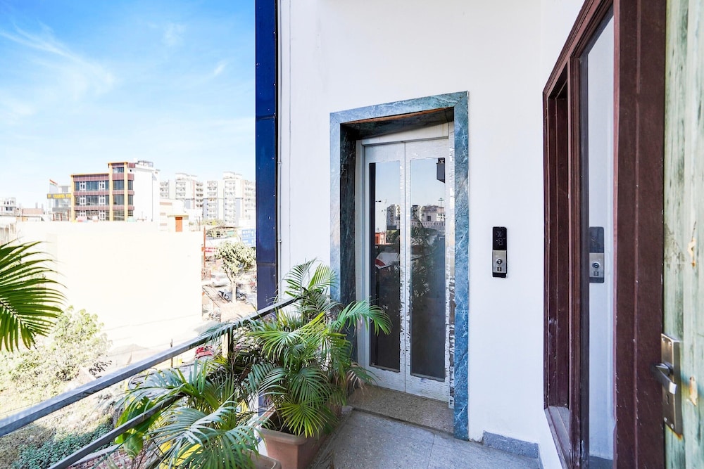 Cozy Stays Near Doon University, Dehradun