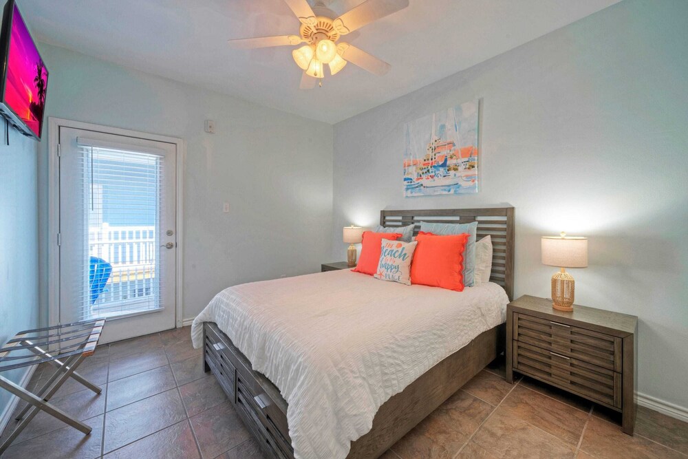2 Condos for 14 Guests at Costa Bahia Pool, Minutes to Beach, Pet-friendly