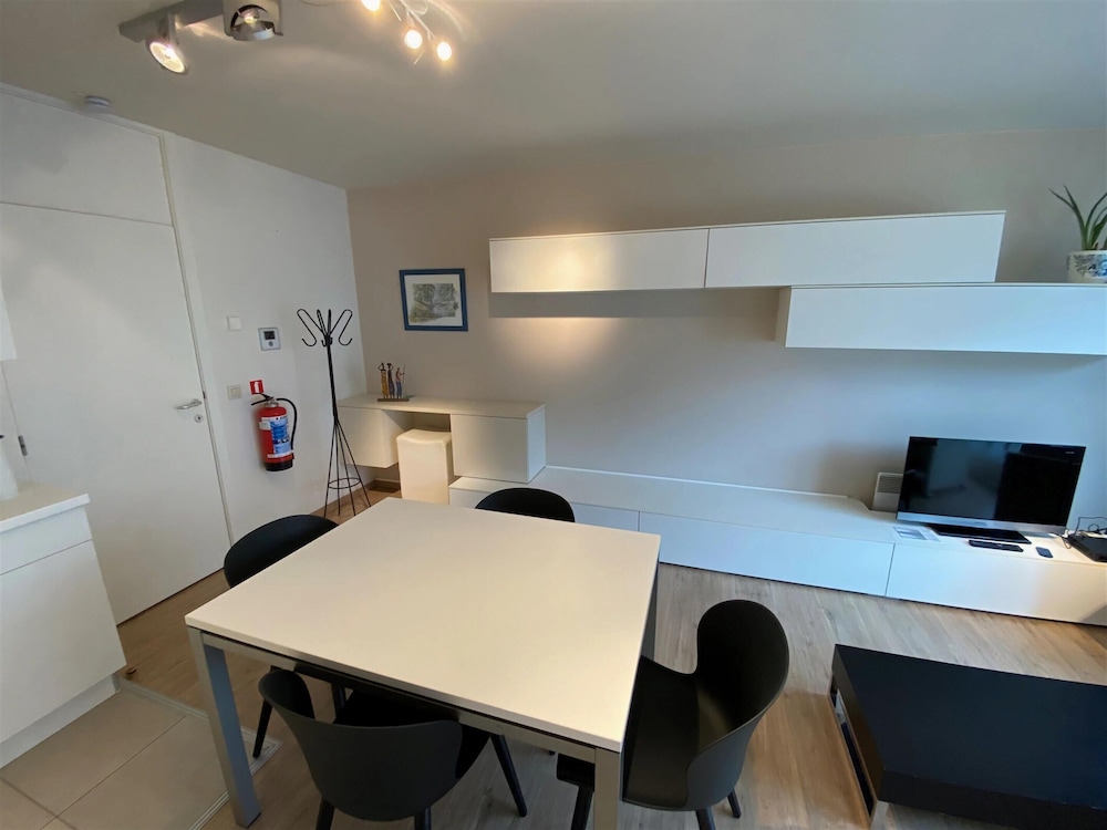 Charming Apartment Near Beach