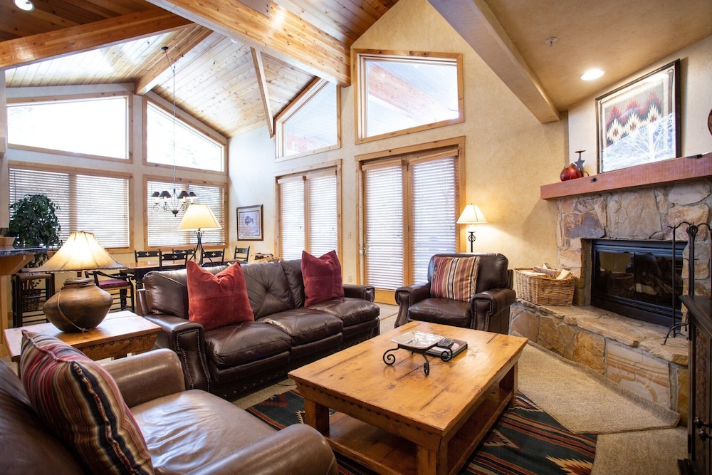 Trail's End Lodge at Deer Valley Resort - One Bedroom Deluxe Residence with Spa #304 1 Condo