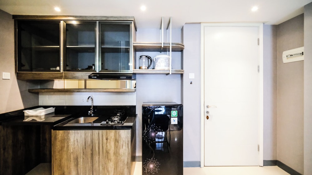 Simple And Homey 2Br At Benson Supermall Mansion Apartment