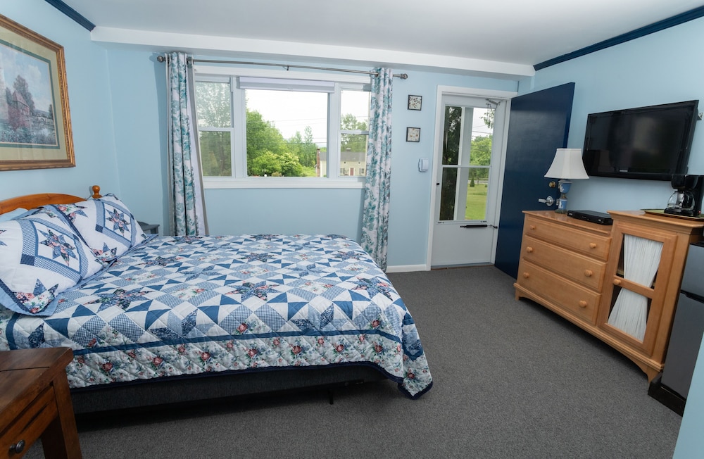 The Governor's Rock Motel DF ROCKLLC view 2