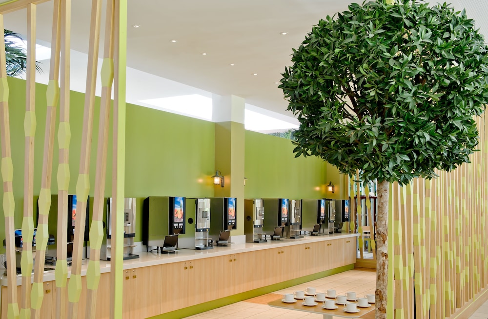 Magny-le-Hongre Vacations - Explorers Hotel - Property Image 3