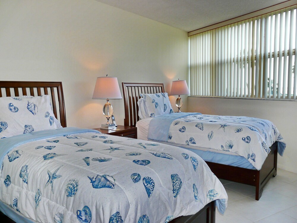 Cozy Beachfront Condo With Pool and Tennis Courts view 2