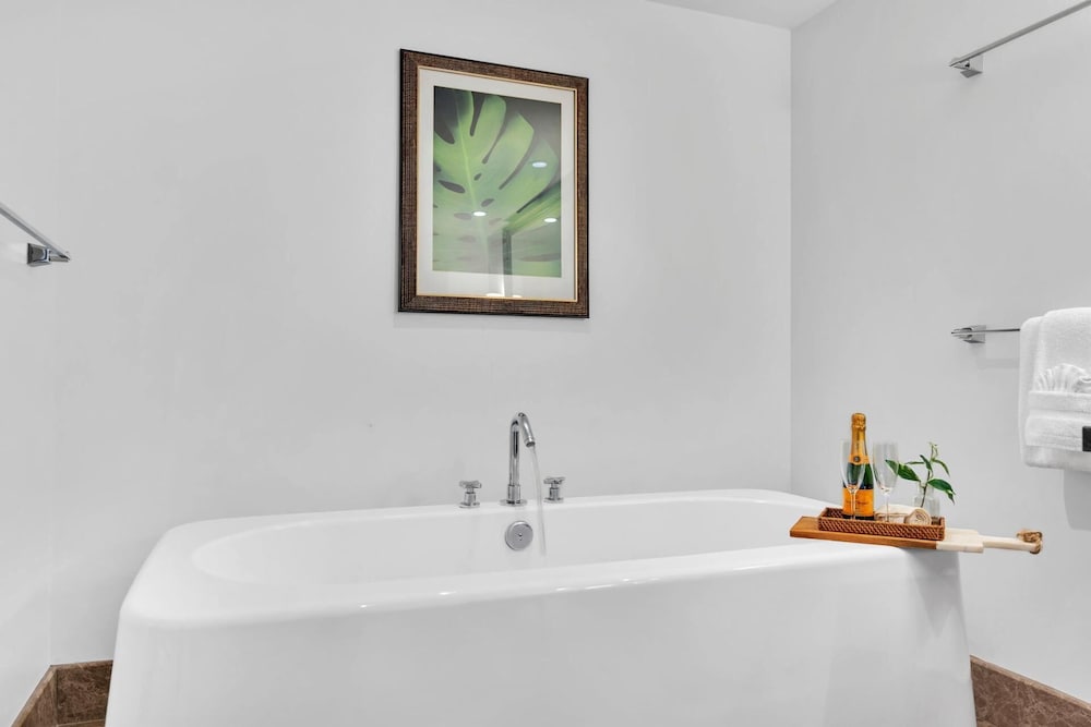 Honua Kai 2 Free Rental Cars KBM Resorts Extra Large Lanai 2 Units, 5 Bedrooms HK Ml-1925