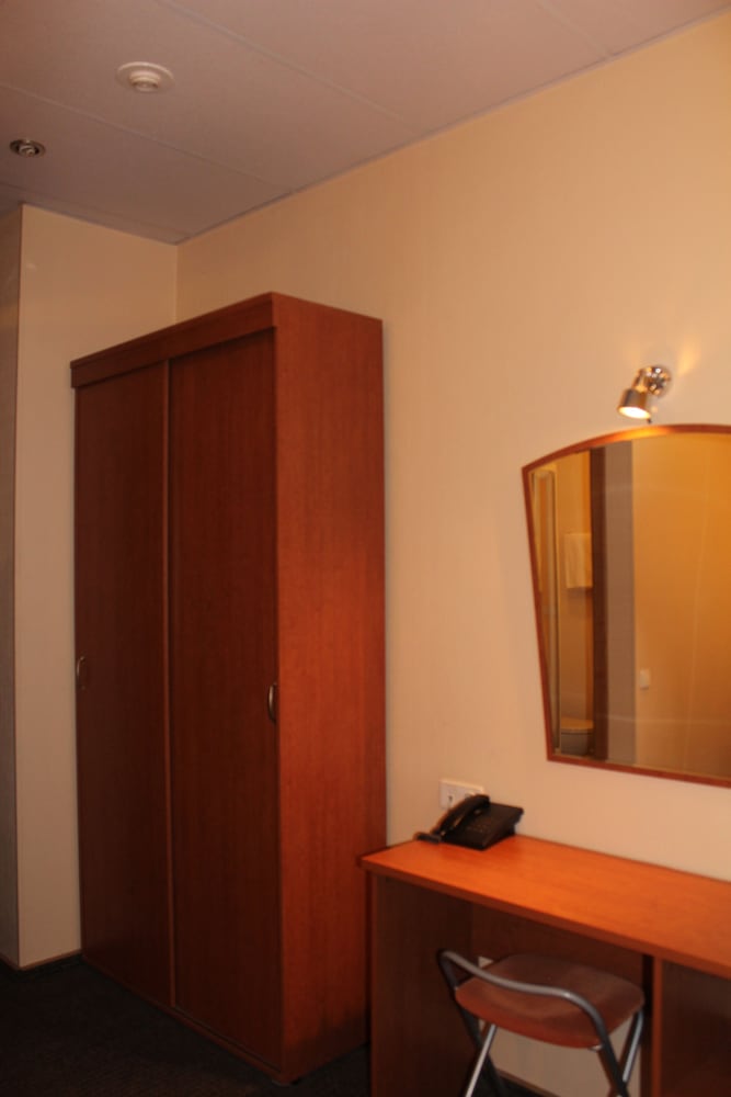 Photo 33