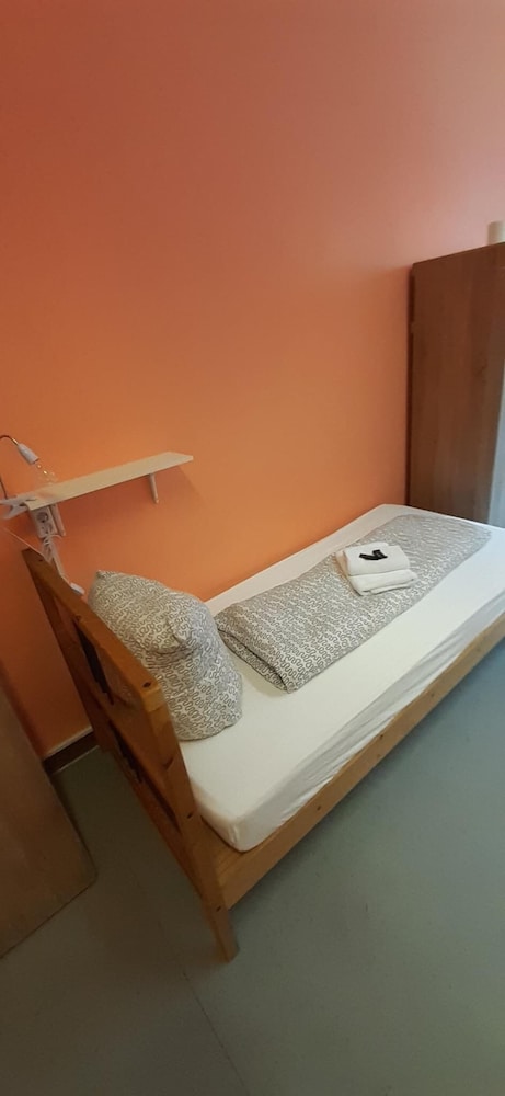 2-Rent Group Hostel Zimmer&Apartments GKP2