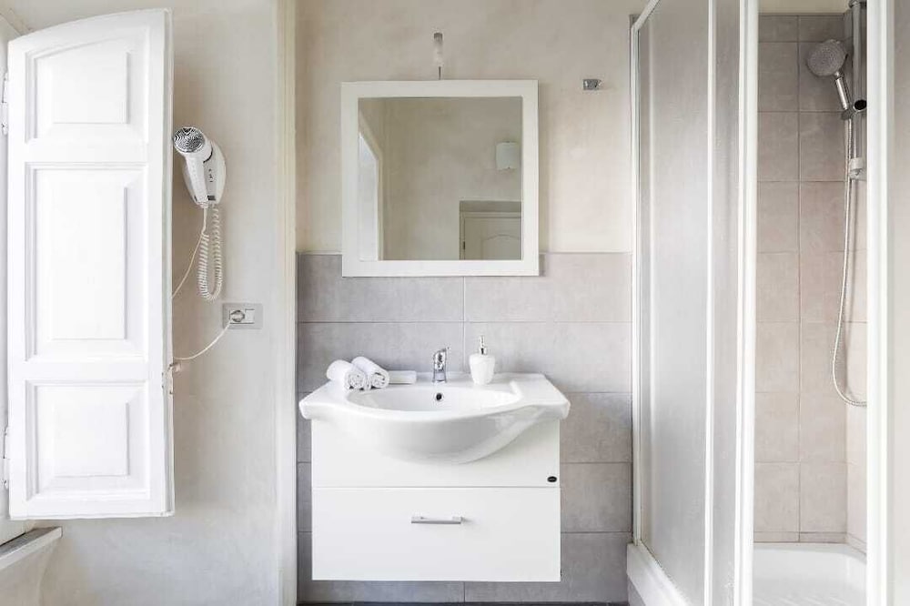 Urbana collection guest house