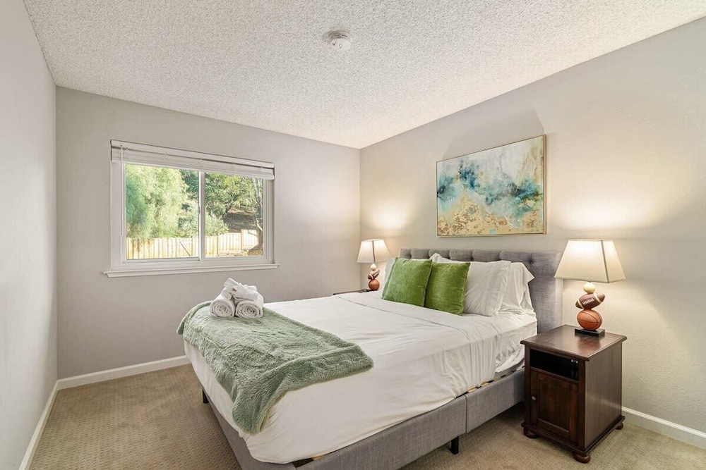 @ Marbella Lane - 4BR Siliconvalley Gempool House