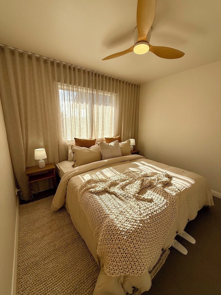Fletcher Christian Apartments - Manava Suites