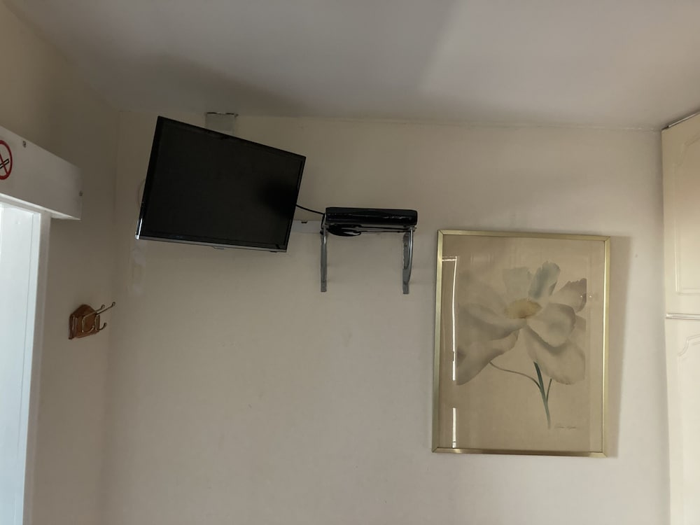 Harman Suites 1 & 2