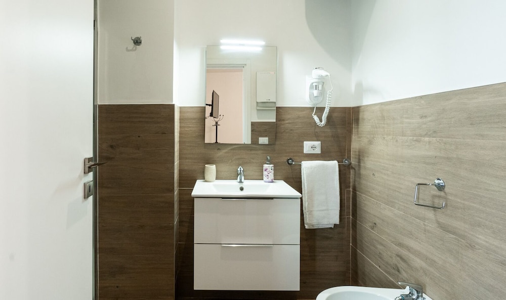 BARIROOMS  Melo Suites