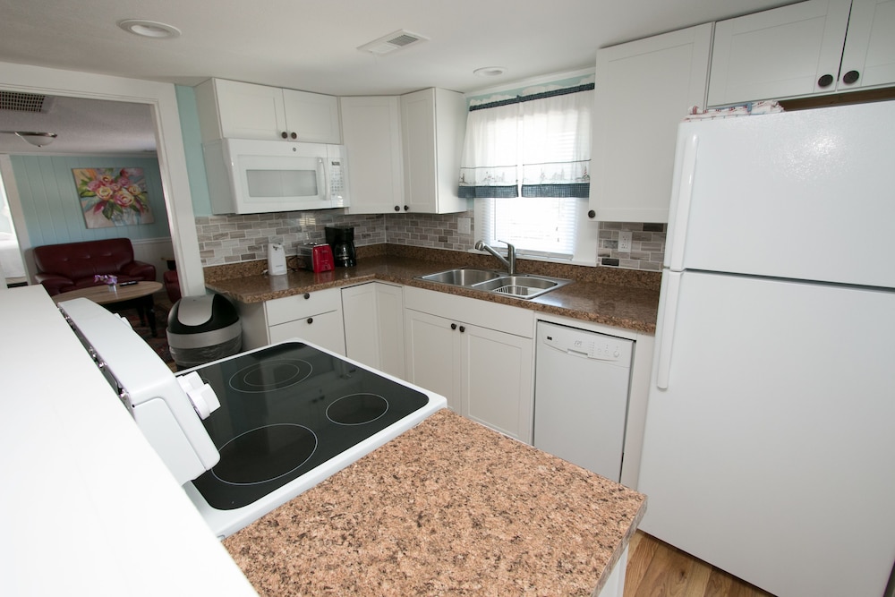 Outer Banks Motel - Village Accommodations