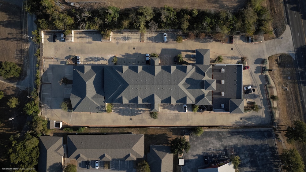Texas Bungalows Hotel & Hotel Que at Lakeline Austin Cedar Park