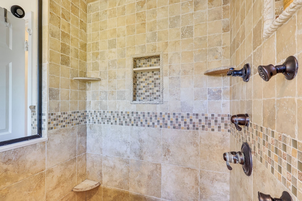 Hot Tub & Pool: Family Home 5 Mi to Princeton!