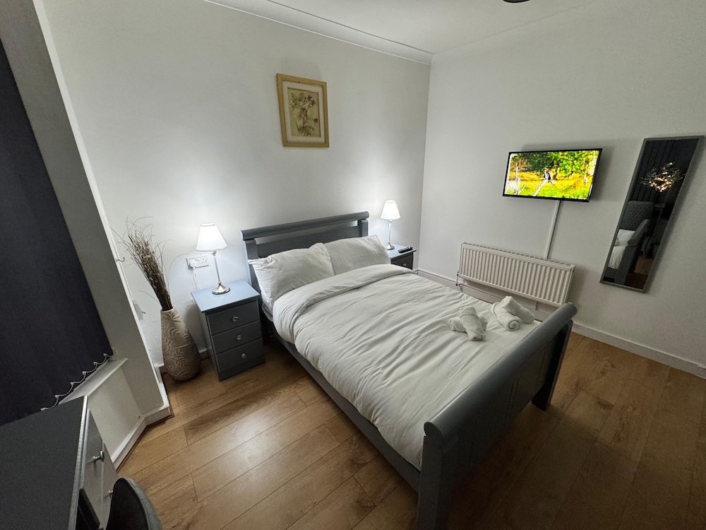 Modern North London Retreat - 7 Bedrooms