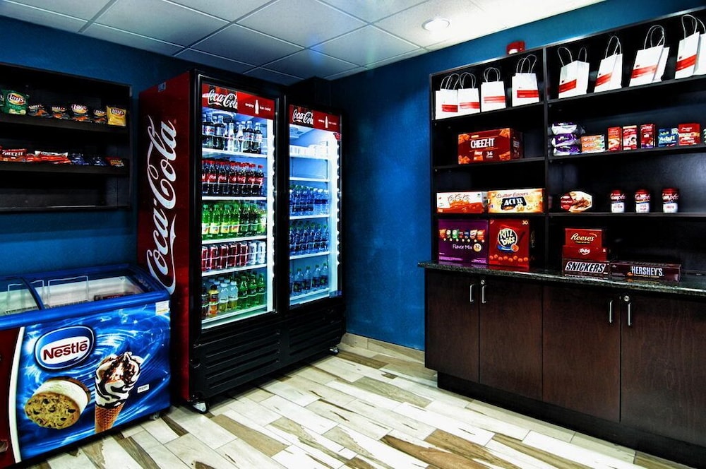 Roanoke Rapids Vacations - Holiday Inn Express  Suites Roanoke Rapids SE, an IHG Hotel - Property Image 20