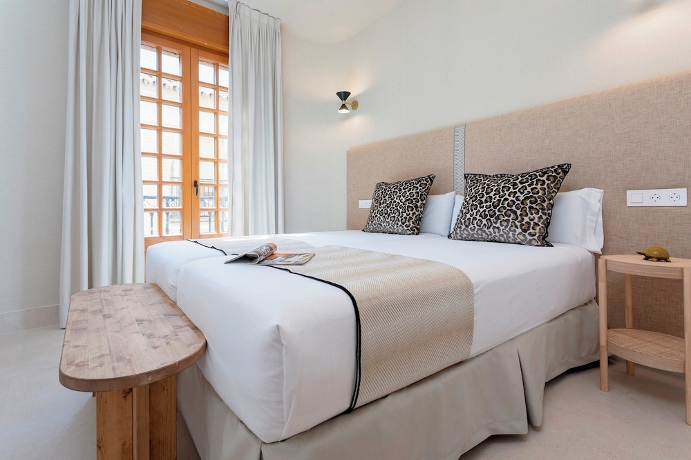 Bright Apartment in Seville. Tomás de Ibarra II