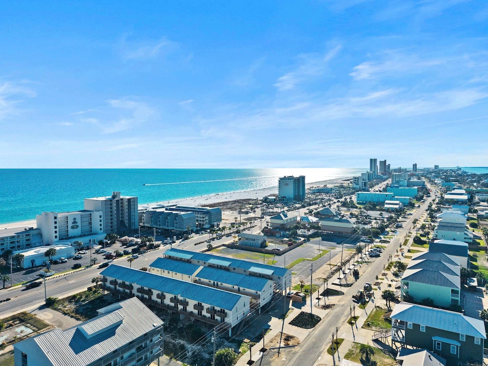 Two 2br Condos Walk to Beach Hangout